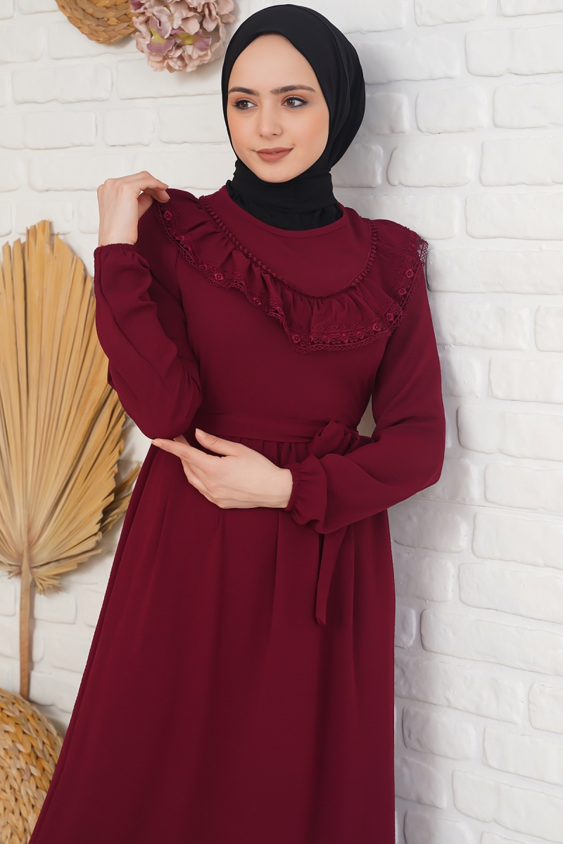 Yakası Dantel Detaylı Kemerli Bordo Elbise AY3670