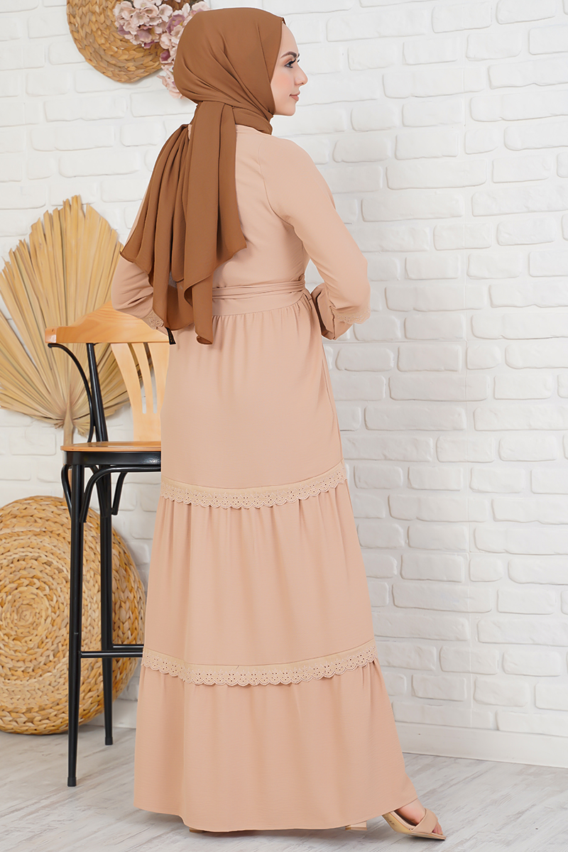 Katları Dantel İşlemeli Camel Elbise AY3680