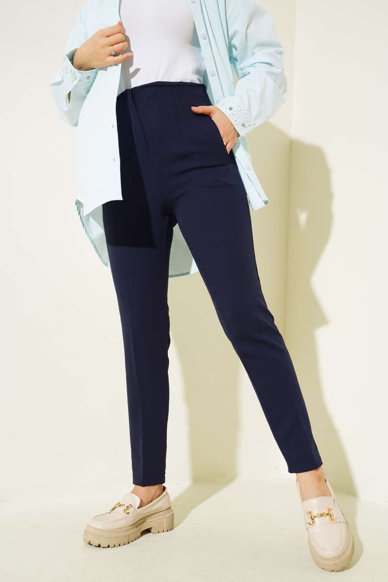 Bel Çımalı Dar Paça Pantolon Lacivert AY4346