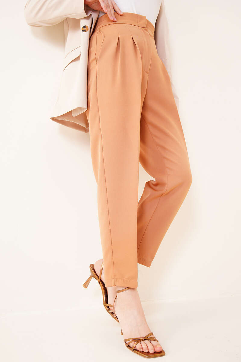 Pile Detaylı Havuç Pantolon Camel AY4532