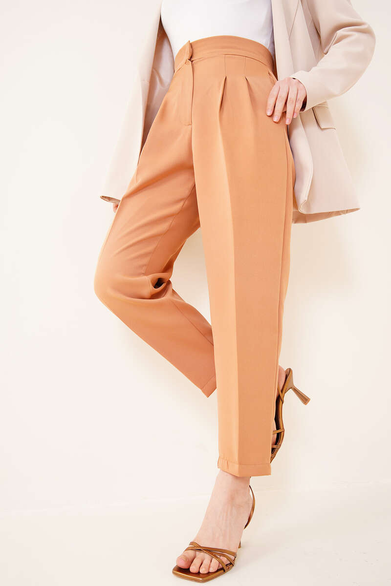 Pile Detaylı Havuç Pantolon Camel AY4532