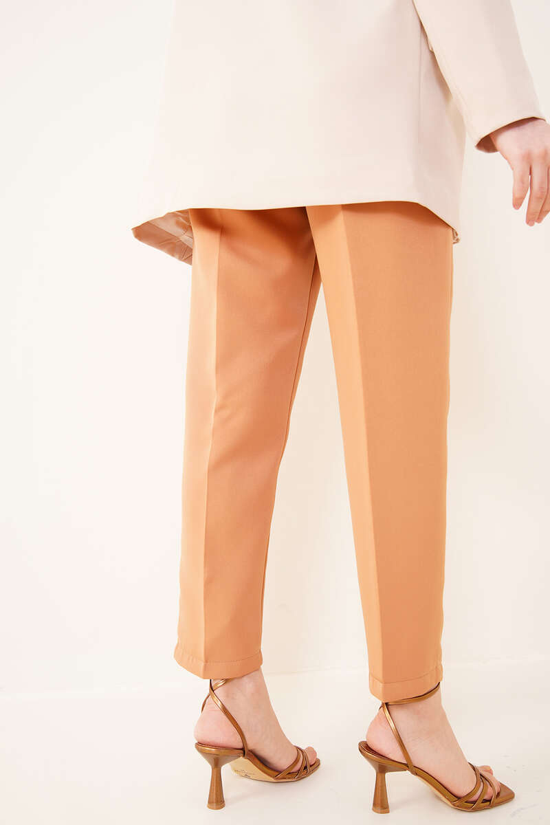 Pile Detaylı Havuç Pantolon Camel AY4532