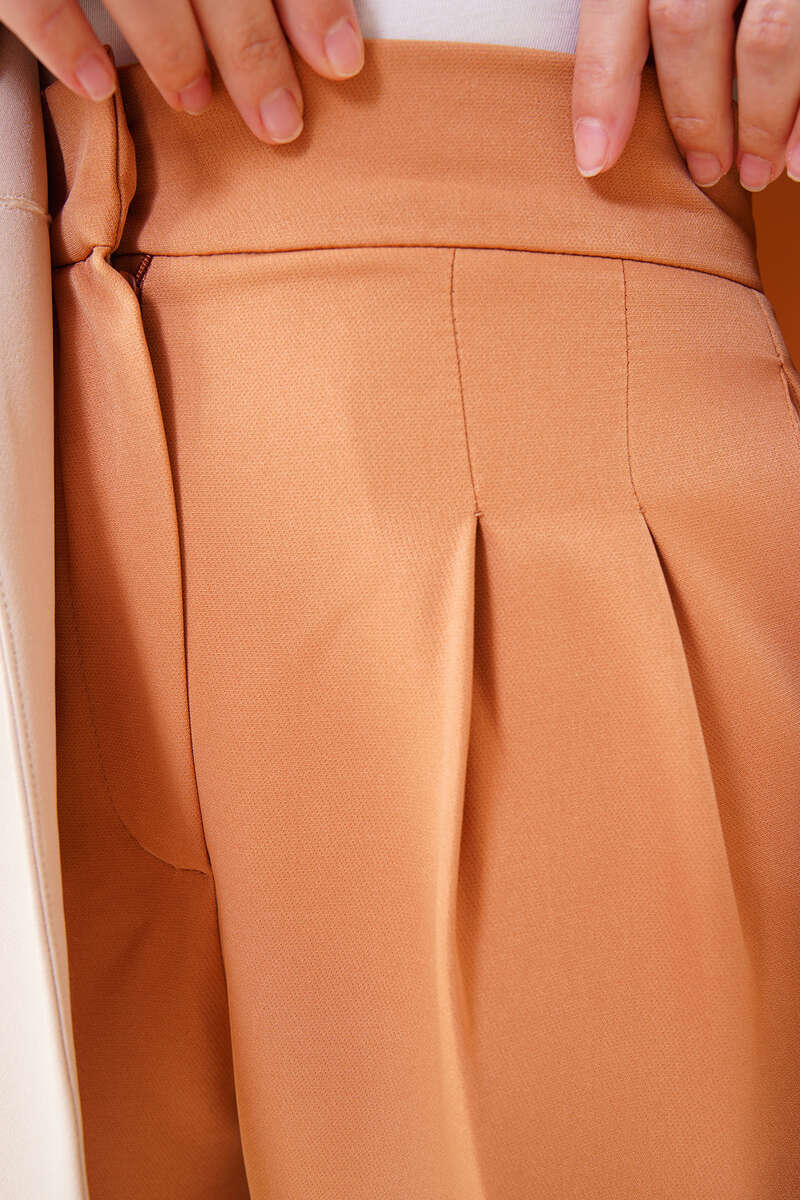 Pile Detaylı Havuç Pantolon Camel AY4532