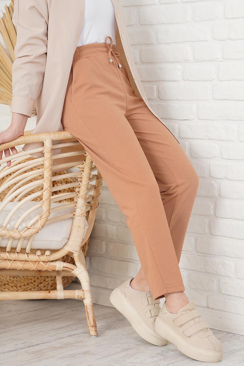 İp Detaylı Beli Lastikli Dar Paça Latte Pantolon AY4002