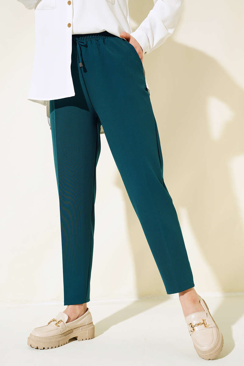 İp Detaylı Beli Lastikli Dar Paça Zümrüt Yeşili Pantolon AY4002