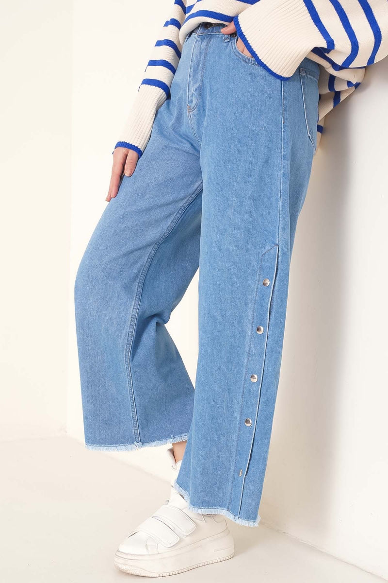 Yanları Çıtçıtlı Püsküllü Açık Mavi Kot Pantolon  AY4946