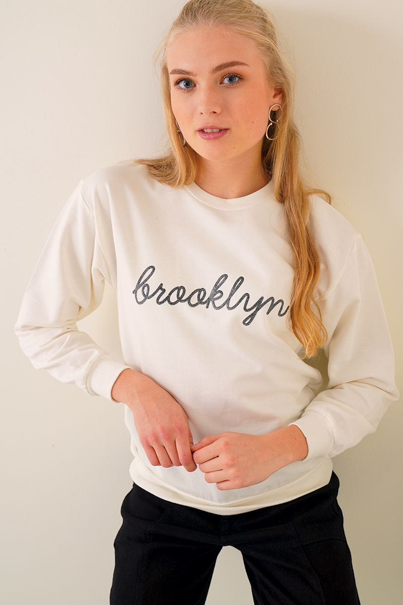 Brooklyn Baskılı Ekru Sweatshirt AY10117