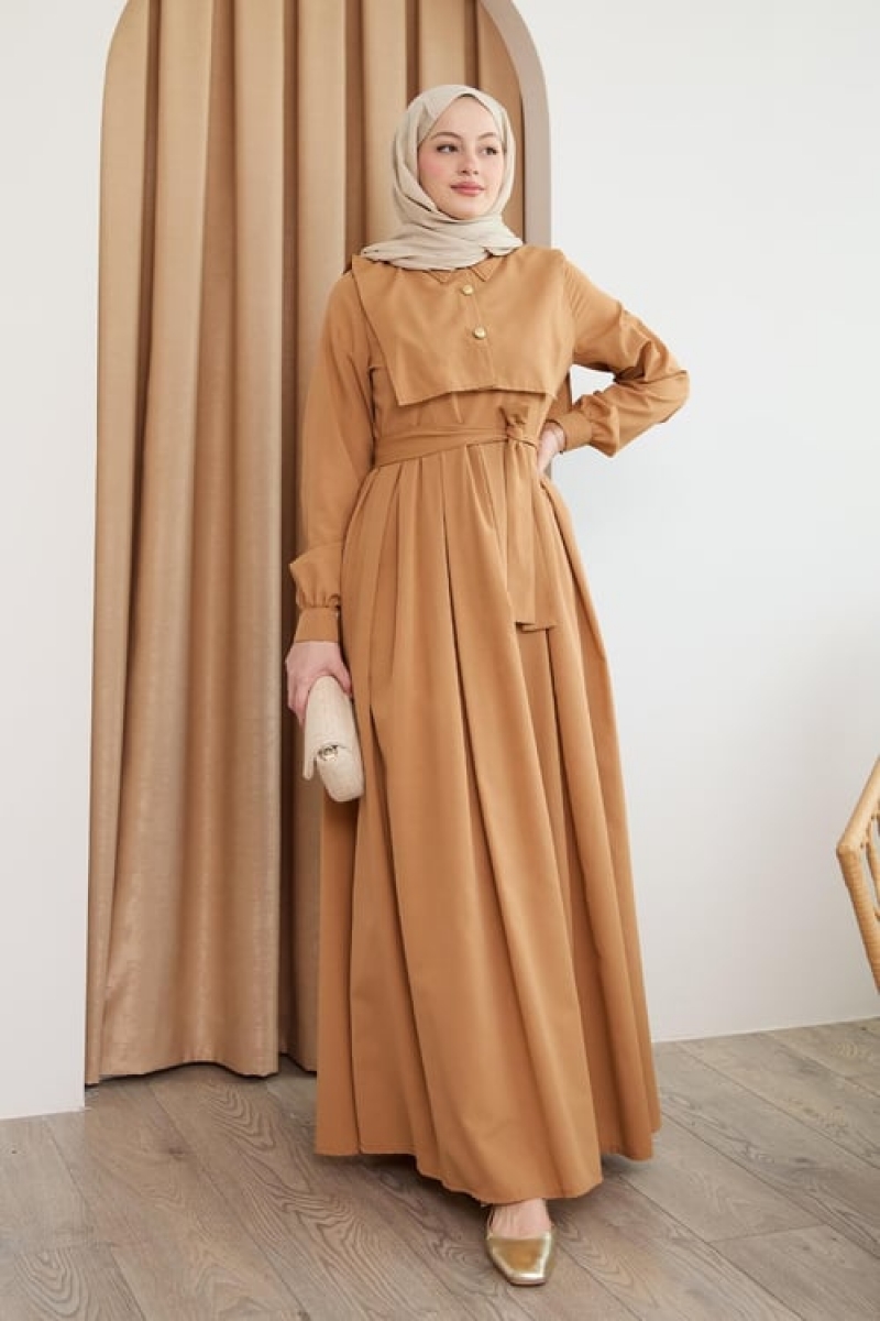 Yaka Detaylı Camel Elbise  AY336
