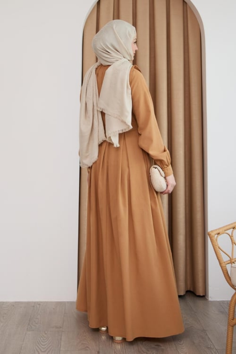 Yaka Detaylı Camel Elbise  AY336